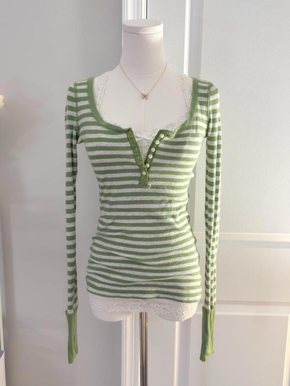 Tees 2000s Y2k Green Stripe Wo - Vintage Y2K recension och pris